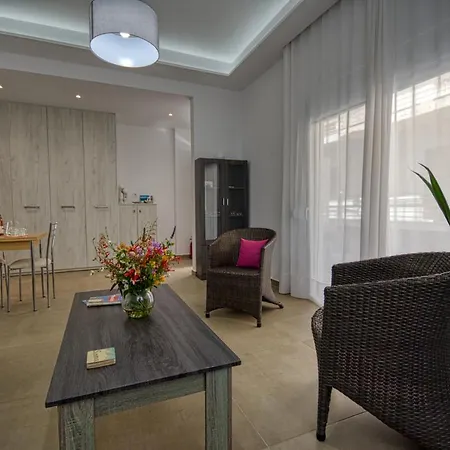 The Rhodes Marina アパート *