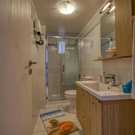 The Rhodes Marina アパート *